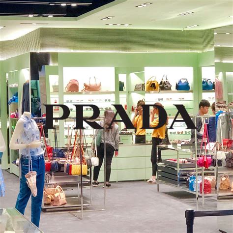 Prada online outlet